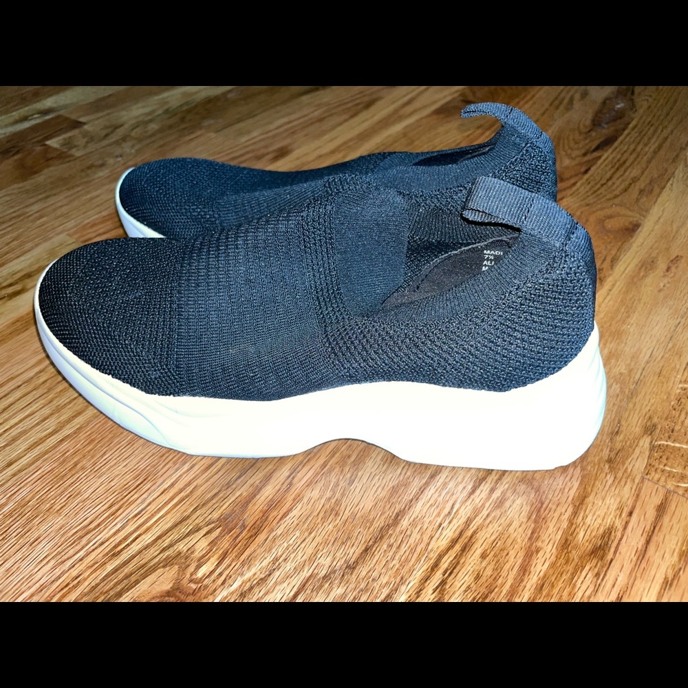 New Direction platform tennis shoes